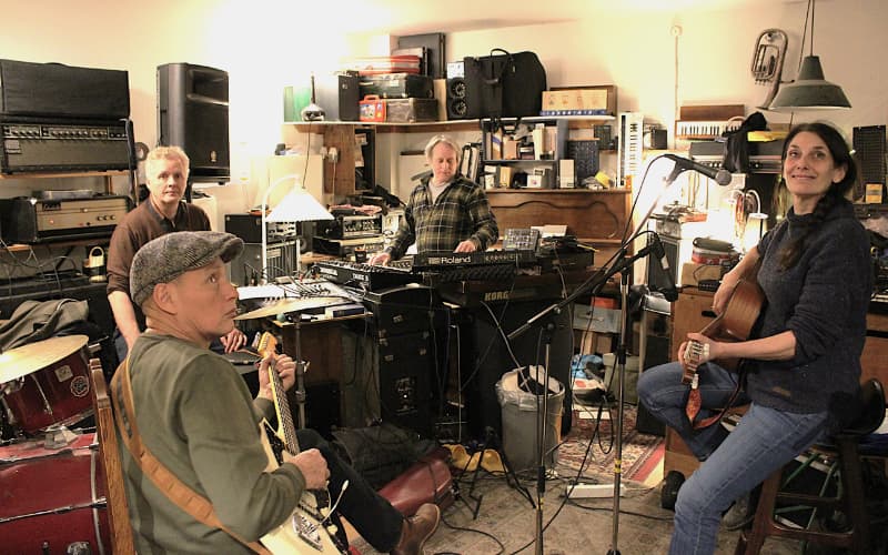 Band session - Kosmisk Lindeblomst spiller live.